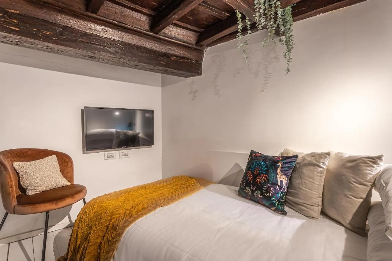 Lucrezia Apartment - Close To Piazza Navona Rome