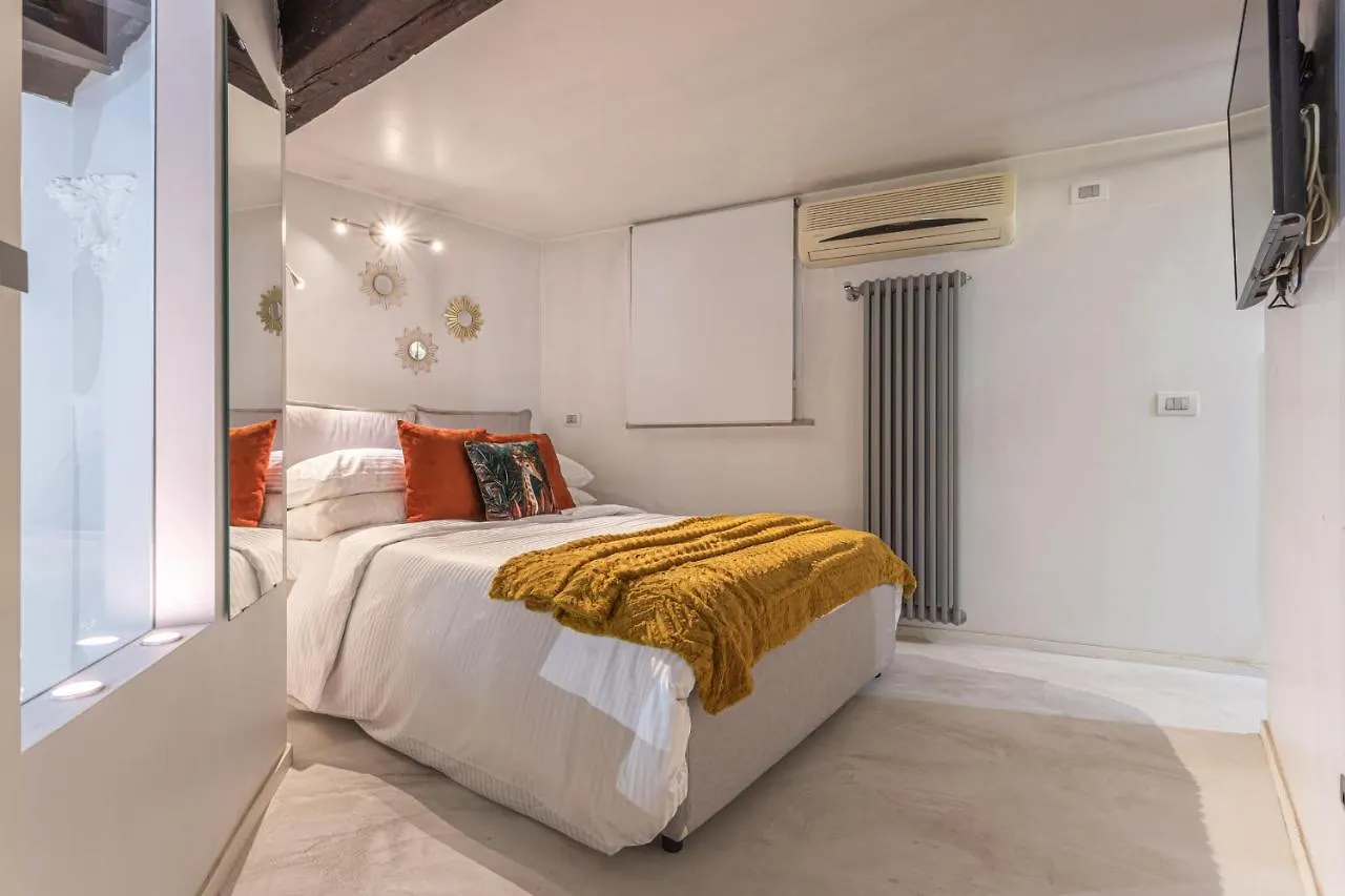 Lucrezia Apartment - Close To Piazza Navona Rome