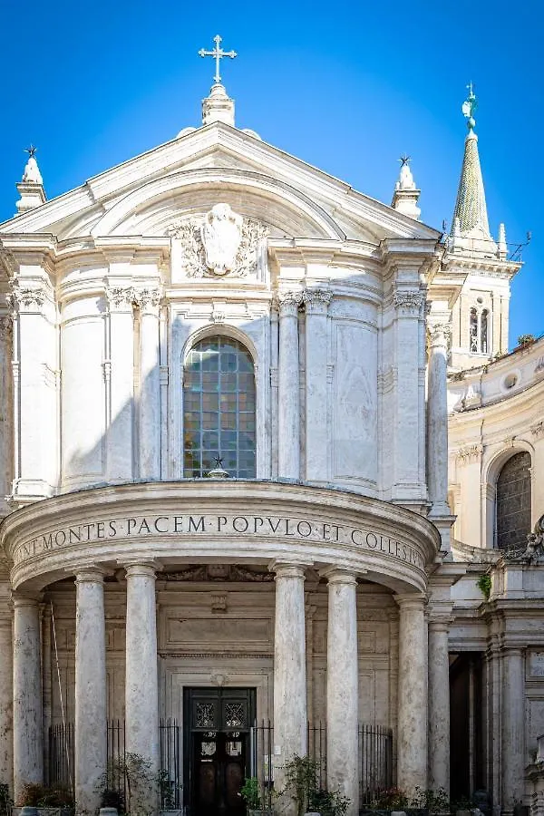 Lucrezia Apartment - Close To Piazza Navona Rome