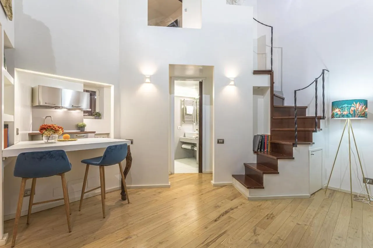 Lucrezia Apartment - Close To Piazza Navona Rome